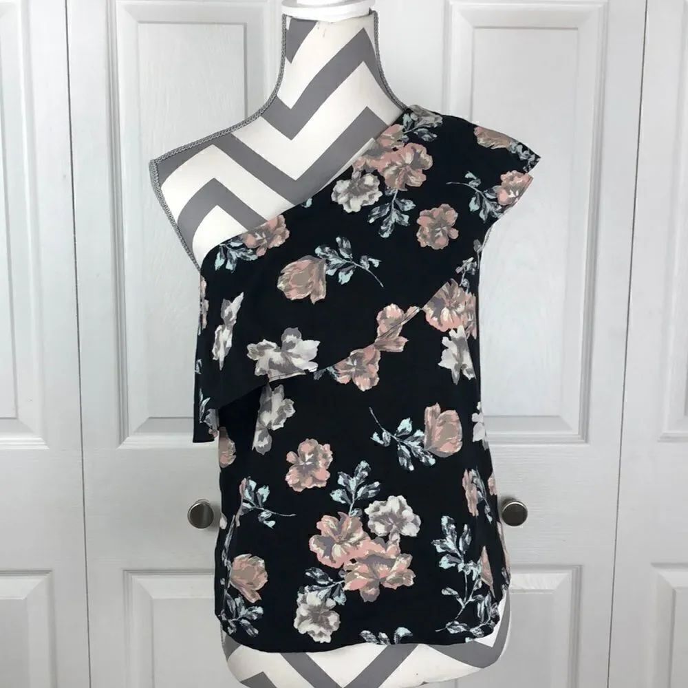 Love-Fire One Shoulder Floral Blouse Size Medium NWT